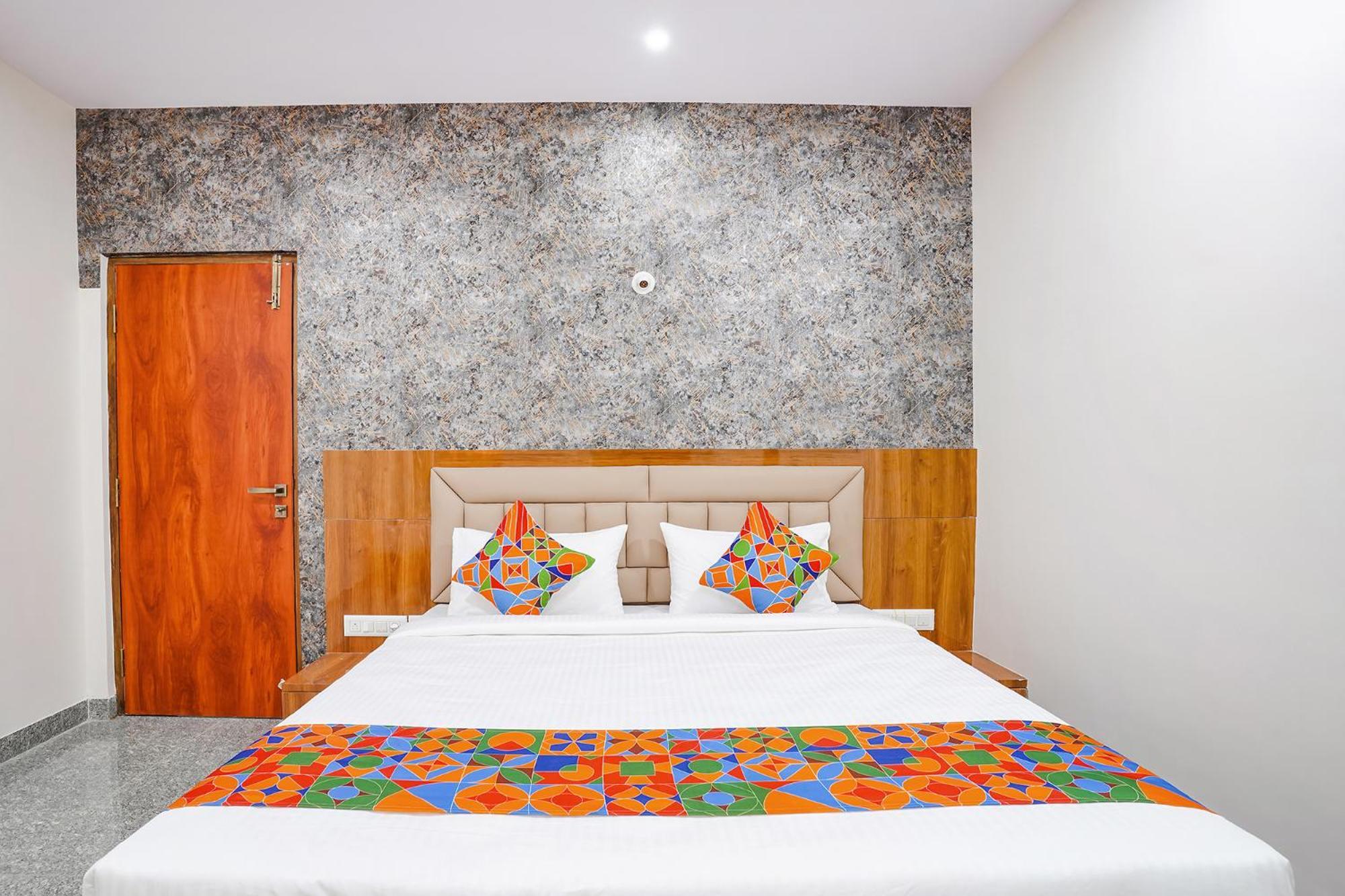 Fabhotel Platinum Palace - Nr Magadi Main Road Bangalore Exterior photo